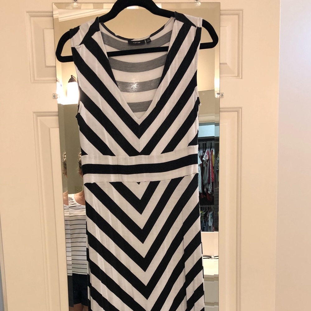 Apt 9 Black/white maxi dress